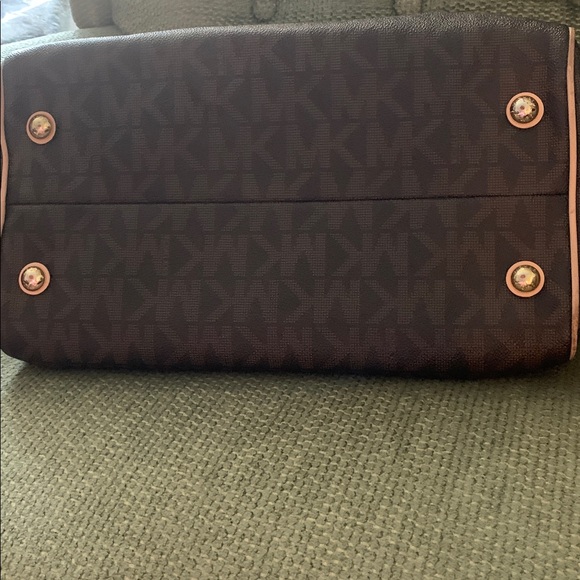 Michael Kors Grayson Satchel - Picture 9 of 16
